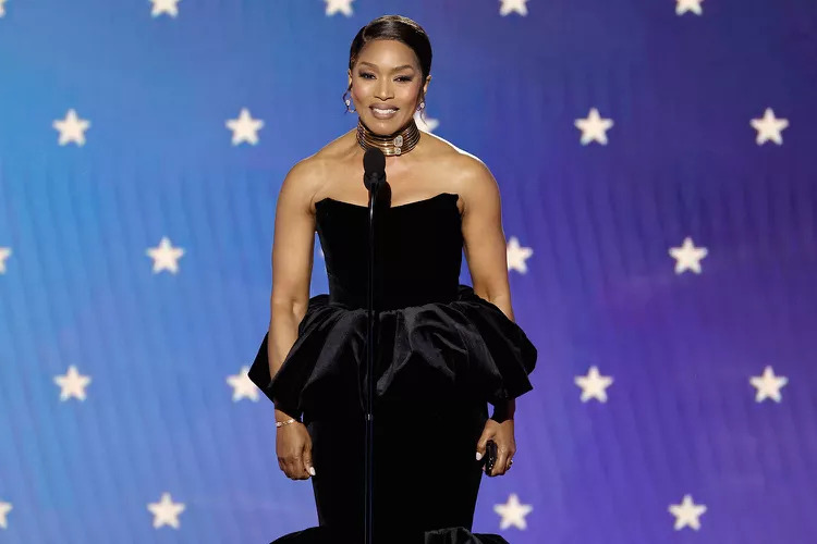Angela Basset gana premio a actriz secundaria