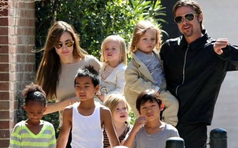 Brad Pitt, Angelina Jolie y sus hijos Brad Pitt, Angelina Jolie y sus hijos