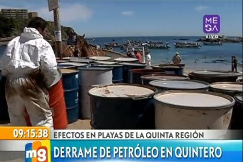 Vecinos de Quintero preocupados por derrame de petróleo