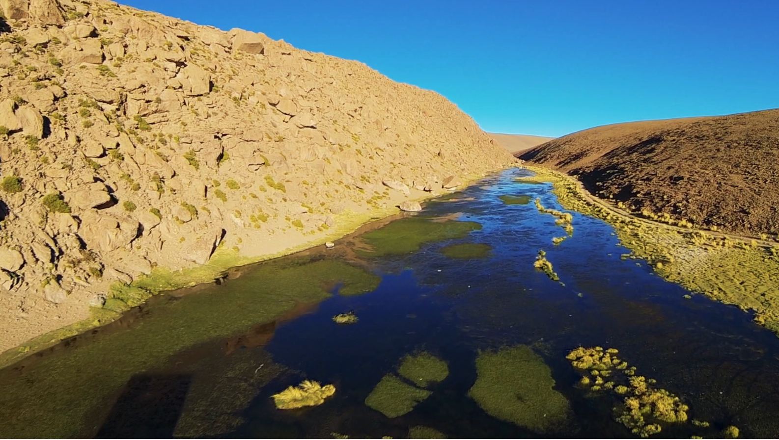 Así es el Río Loa desde el aire - A orillas del río - Mega