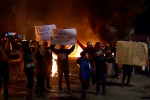 Vecinos de Quilicura protestan por prolongado corte de luz