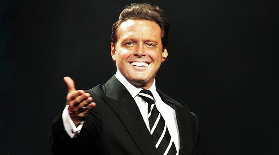 Así ha evolucionado Luis Miguel con el pasar de los años Mega