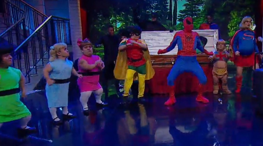 ¡Spiderman se lució en el funeral de su amigo Hulk!