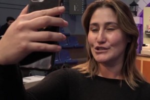[Backstage] Belén hizo un completo tutorial para lograr la mejor selfie