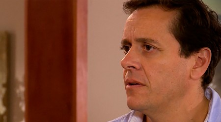 Álvaro está entre la espada y la pared