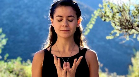 #YoFluyo: Marita García enseñará posturas de yoga para activar la energía vital