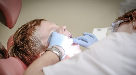 #5TipsLive: Cirujano dental y la importancia de lavar los dientes tras comer azúcar