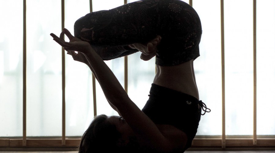 Marita García prepara nueva clase de yoga para activar y reconocer el cuerpo