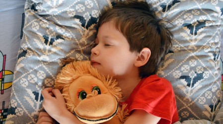 #5TipsLive: Neuróloga recomienda crearle rutina a los niños para que logren un sueño reparador