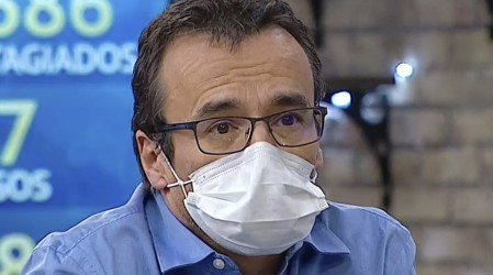"Estamos subiendo recién la curva": Experto en salud pública analiza avance de coronavirus en Chile