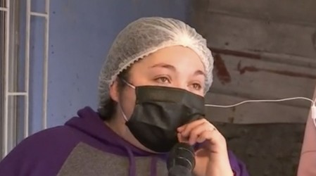 Perla lucha por su hijo: Debe cambiar sonda y su leche cuesta 18 mil a la semana
