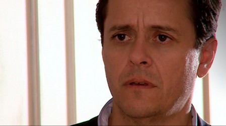 Álvaro sorprende a Julieta vestida de novia