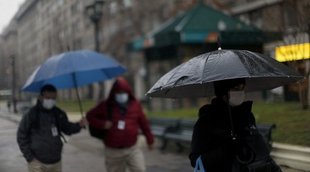 Lloverá durante todo el día en gran parte del país y hay probabilidad de tormenta eléctrica en Valparaíso