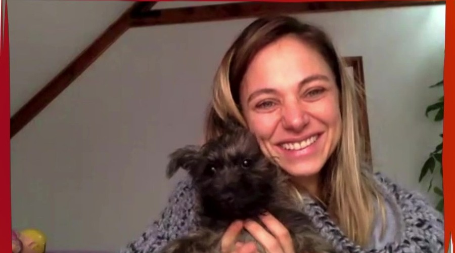 Mariana Derderián nos presenta a su perrita de cuatro meses en 'Conexión Única con mis Mascotas'