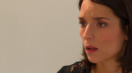 Álvaro le cuenta la verdad a Julieta