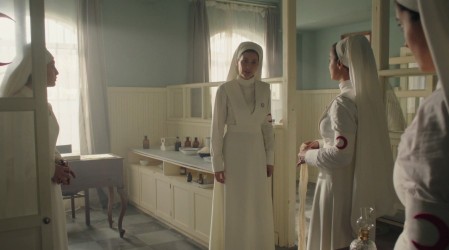 Avance Extendido: Azize arengará a sus enfermeras a seguir la lucha