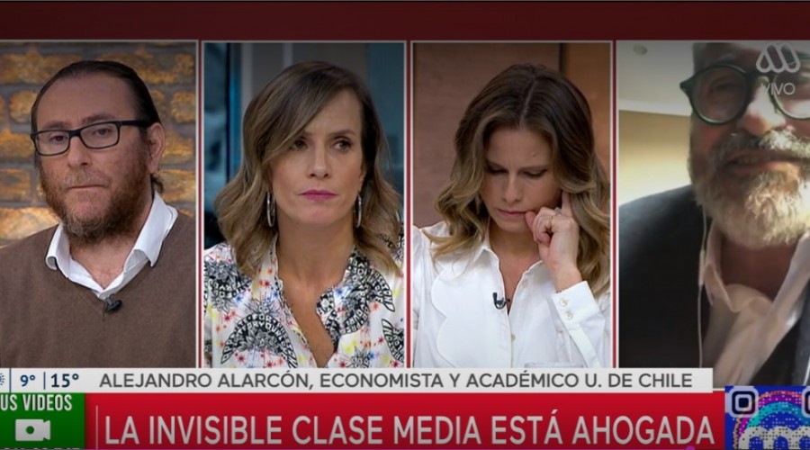 Economista Alejandro Alarcón: "Los bienes esenciales deben ser públicos: Salud, educación y previsión"