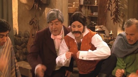 Rosa se obsesiona con las peleas de gallos