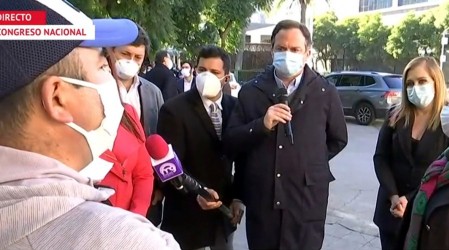 Vecino de Valparaíso: "Mi hija no tendría porque ver estas discusiones"