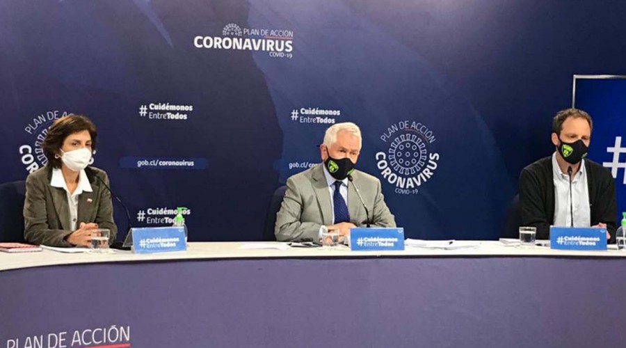 Ministro Paris por noche de incidentes en diversas comunas: "Esto aumenta los riesgos de contagios"