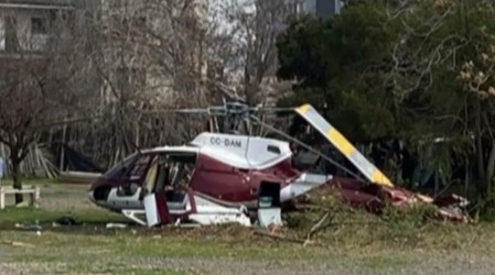 Helicóptero cae en el estacionamiento del Hospital Roberto del Río en Independencia