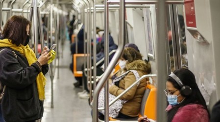 Metro de Santiago cambia su horario tras modificación de toque de queda