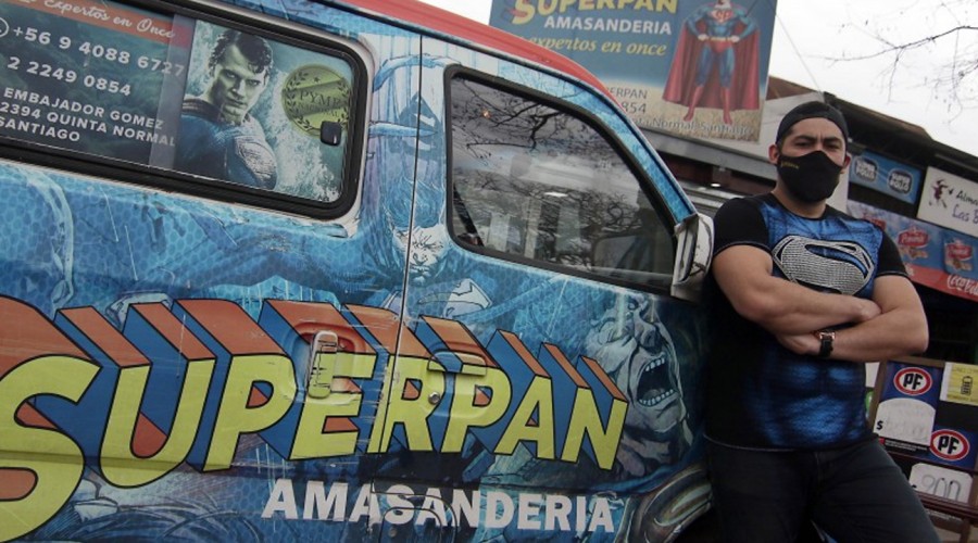 "Superpan": La historia de la amasandería chilena que batalla con DC Comics para registrar la marca