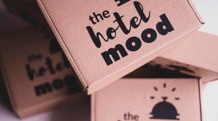"The Hotel Mood": El emprendimiento chileno que lleva la experiencia hotelera a la puerta de tu casa