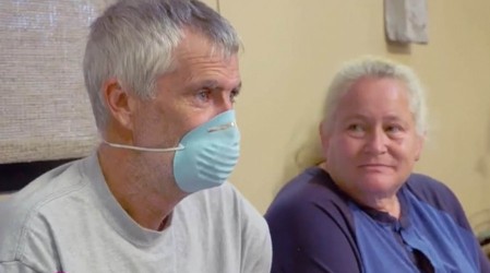 La Dra Sandra Lee extirpará un extraño lipoma abierto