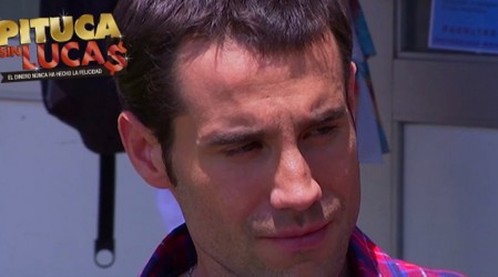 Gladys le dice a Felipe que María Jesús está enganchada de Salvador