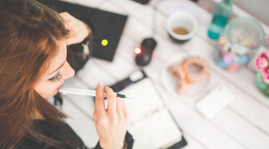 Organiza un espacio fijo en tu casa: Consejos para desarrollar un óptimo teletrabajo