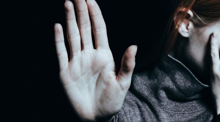 El relato de mujer amenazada por ex pareja: "Siento que la funa hace más que la justicia"