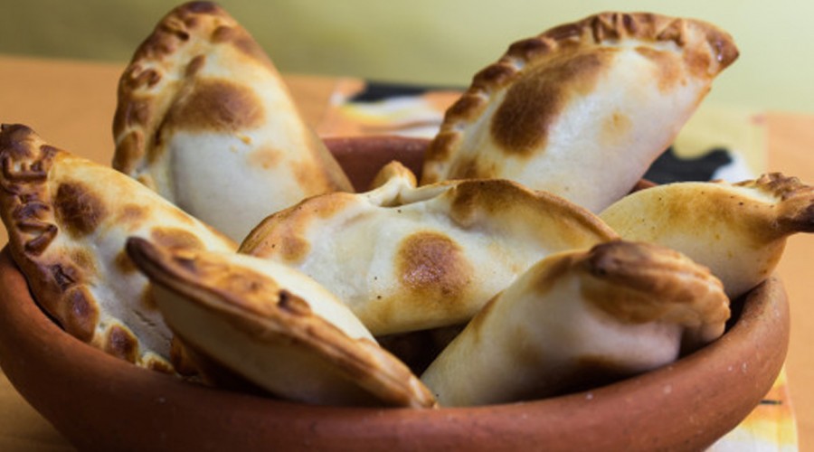 'La receta perfecta con Rodrigo Barañao': Aprende a cocinar empanada de carne y vegetariana