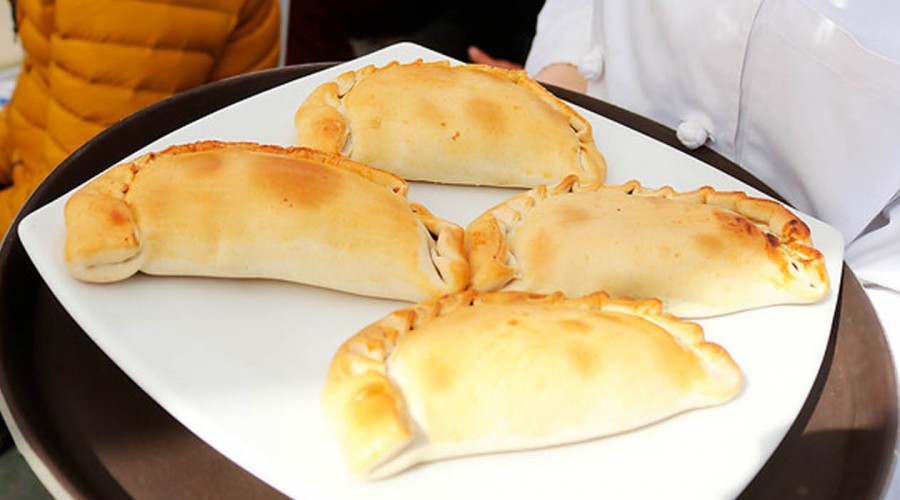 Fiestas Patrias: ¿Sabes cuántas calorías tiene una empanada, anticucho o choripán? Fiestas Patrias: ¿Sabes cuántas calorías tiene una empanada, anticucho o choripán?