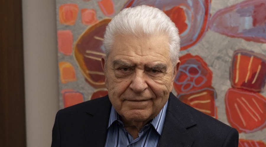 Don Francisco presentó a ex bailarín de Sábado Gigante que estará en la campaña "Vamos Chilenos"