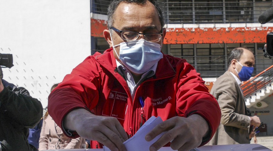 Solo con el carnet: Así podrán votar los habitantes de comunas en Cuarentena o Transición