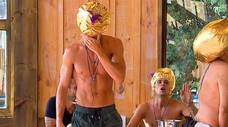 Marco pagó divertida penitencia