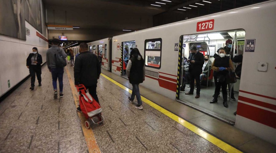 Durante tres días: Metro de Santiago cerrará dos estaciones