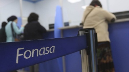 Revisa si puedes cobrar la devolución de excesos de Fonasa solo con tu rut