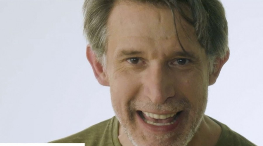 Miremos la vejez con ojos de nietos: La nueva campaña de "Mi causa, mi Mega"