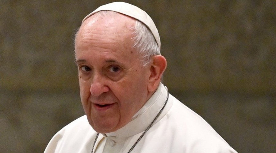 Vaticano investiga "like" en Instagram del Papa Francisco a foto de modelo brasilera