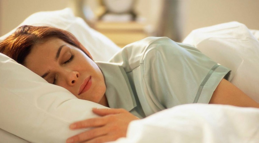 Transforma tu dormitorio en el "santuario del descanso" para un sueño reparador