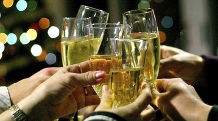 Medidas especiales: Autoridades retrasarían toque de queda para celebración de Navidad y Año Nuevo