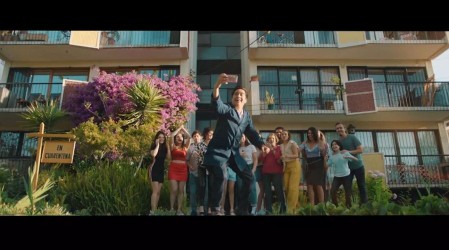 Revisa el divertido spot de la nueva vespertina de Mega 'Edificio Corona'