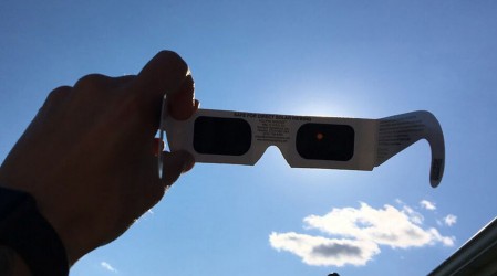 ¿Cómo saber si los lentes que tengo sirven para ver el eclipse 2020?