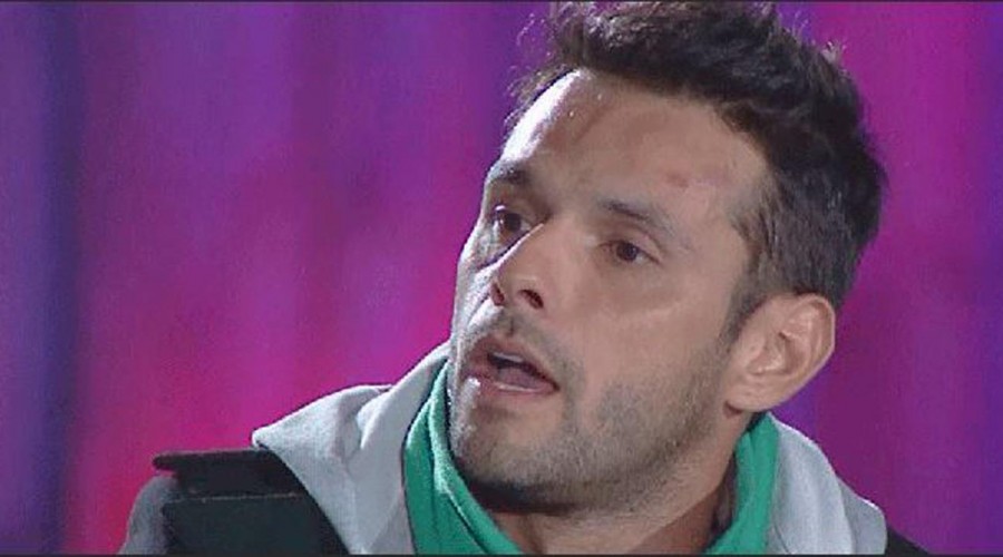 Óscar descargó su furia contra Mónica