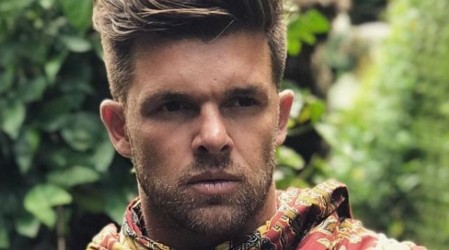 "Guapo igual a ti": Leandro Penna presenta a su hermano en redes sociales