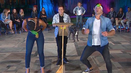 Karol llegó con insólitas pruebas