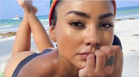"Noche buena... buena para mimarse": El sexy autoregalo de Navidad de Camila Recabarren