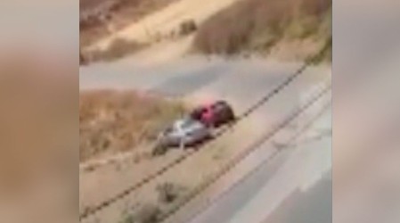 Vecinos denuncian e increpan a delincuentes que golpearon y dispararon a una persona en San Antonio